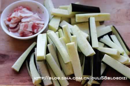 基围虾烧茄子的做法(便当菜谱)