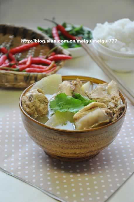 酸萝卜炖老鸭的做法(荤菜菜谱)