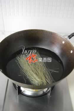 素馅包子的做法(早餐菜谱)