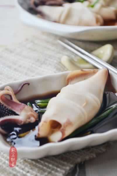 酱油鲜鱿的做法(海鲜菜谱)