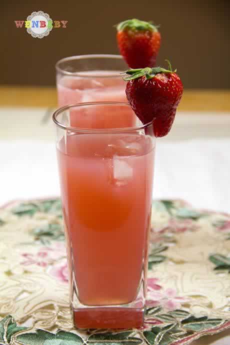 自制草莓石榴汁的做法(饮料菜谱)