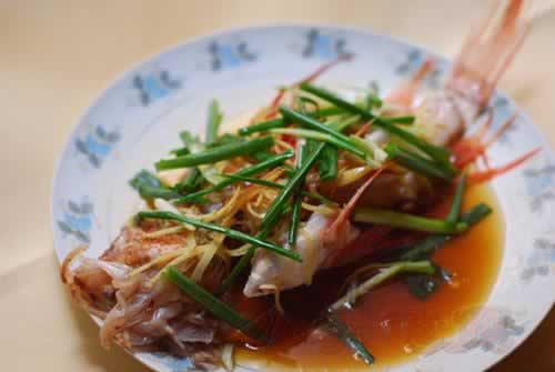 清蒸须斑的做法(海鲜菜谱)