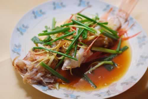 清蒸须斑的做法(海鲜菜谱)