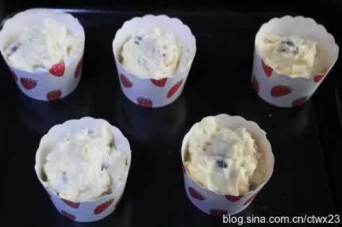 曼越莓马芬的做法(早餐菜谱)