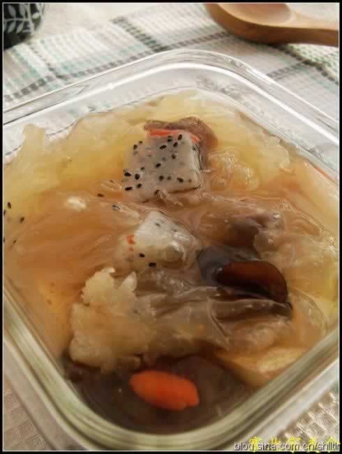 四果汤的做法(祛火润肺美容养颜的靓汤菜谱)