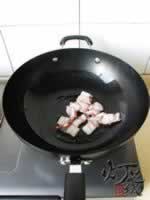 平菇炒肉的做法(荤素搭配菜谱)