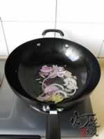 平菇炒肉的做法(荤素搭配菜谱)