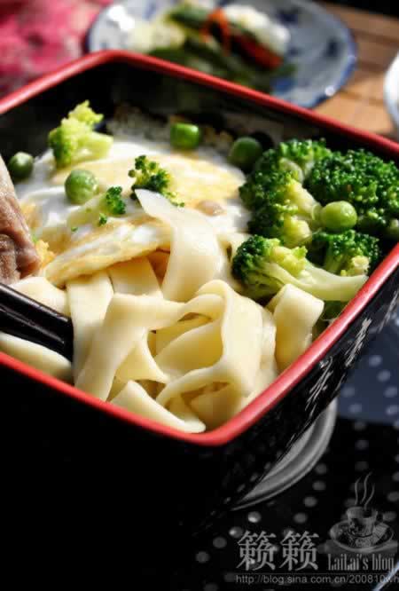 肉骨汤手擀面的做法