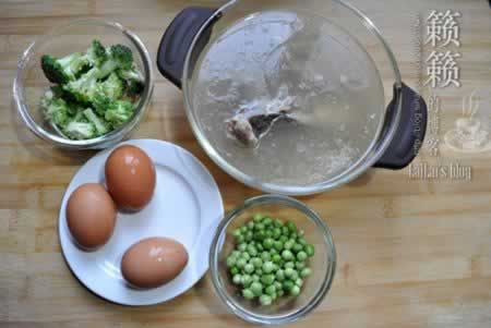 肉骨汤手擀面的做法