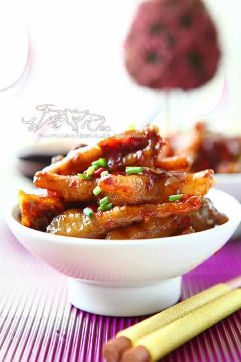 �����צ������