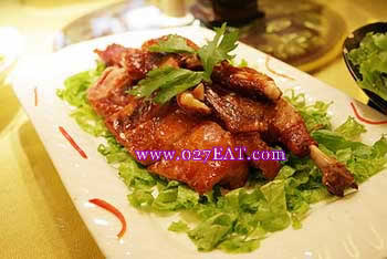 樟茶熏肥鸭_樟茶熏肥鸭的做法_图解樟茶熏肥鸭怎么做,如何做的做法