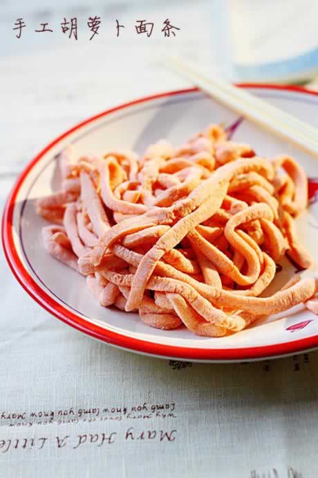 手工胡萝卜面条的做法