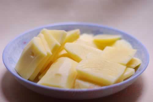 咖喱土豆炆牛腩的做法