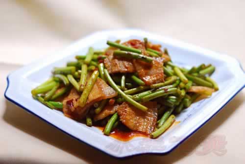 蒜苔回锅肉的做法