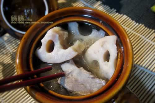 莲藕煨排骨的做法