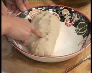 莜面鱼焖豆角和豉香月牙骨的做法