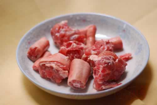 节瓜猪尾汤的做法