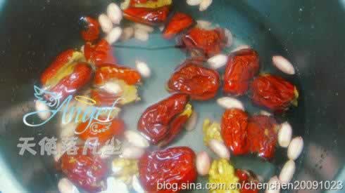 红枣花生核桃露的做法