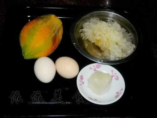 冰糖炖木瓜雪耳的做法