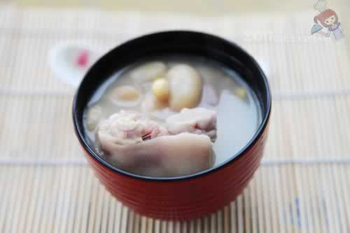 芸豆猪手汤的做法