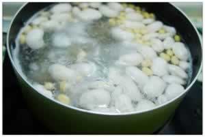 芸豆猪手汤的做法