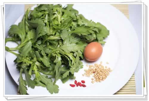 茼蒿枸杞炒鸡蛋的做法