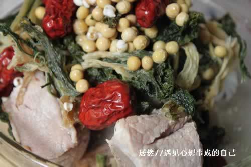 菜干黄豆煲猪盖骨的做法