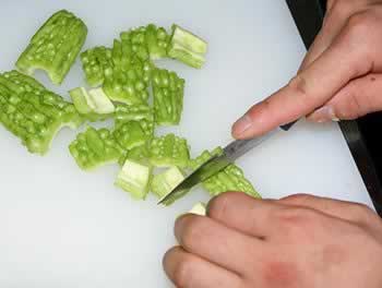 苦瓜菠萝苹果汁的做法