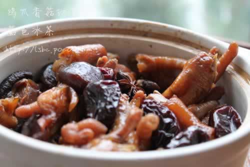 红枣香菇鸡爪的做法