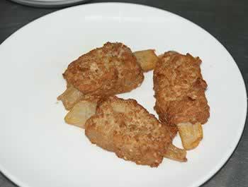 芝士焗素排配罗勒青酱的做法