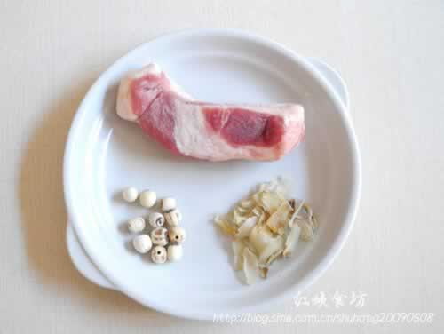 莲子百合煲瘦肉的做法