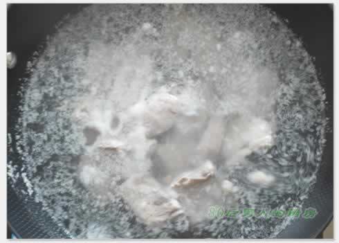 排骨烧粽子的做法