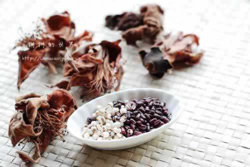 清热祛湿木棉花汤的做法