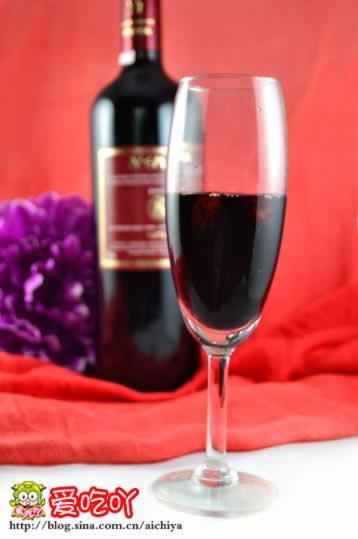 灵芝杜仲葡萄酒的做法