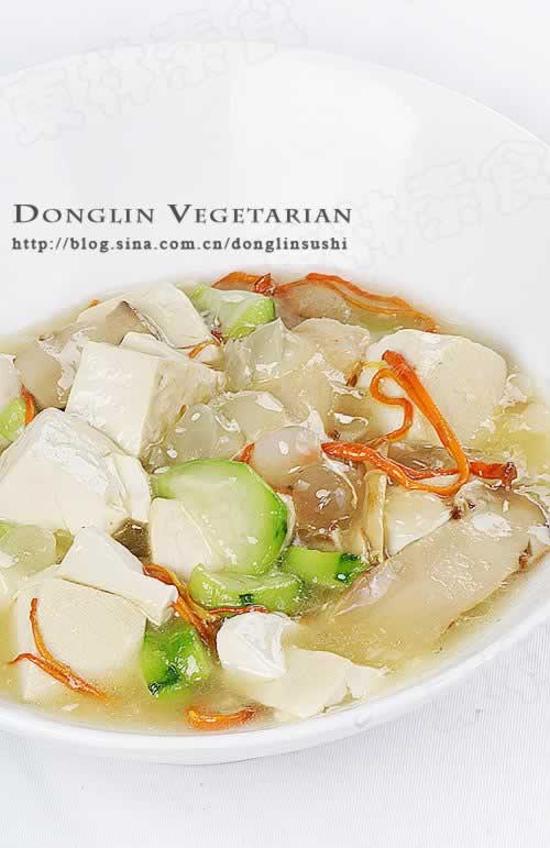 雪莲子松茸烩豆腐的做法