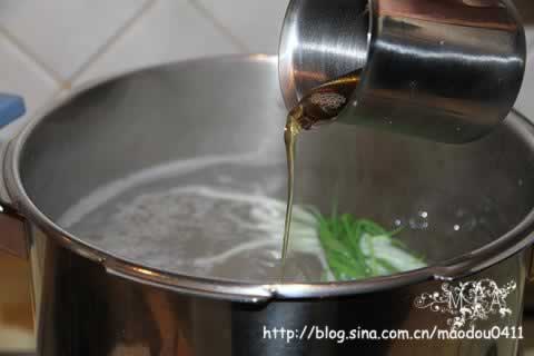 萝卜牛骨汤的做法