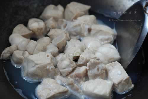 雪梨无花果杏仁猪肺汤的做法