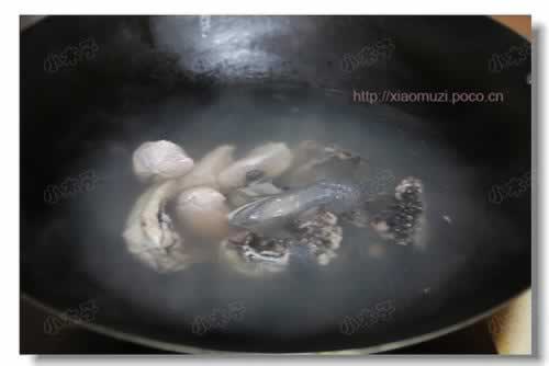 党参红枣炖乌鸡的做法