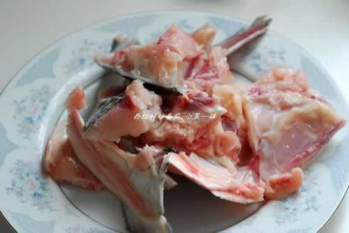 核桃鱼头豆腐汤的做法