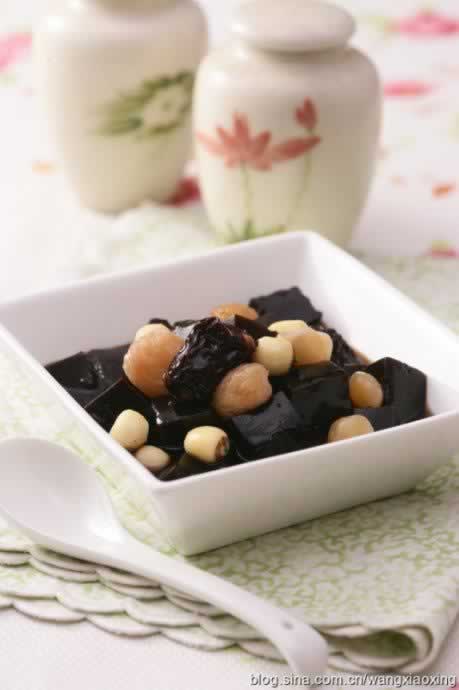 ����Բ�����ɲݵ�����