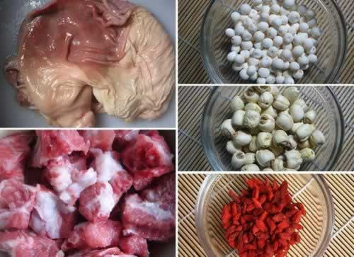 莲子猪肚汤的做法