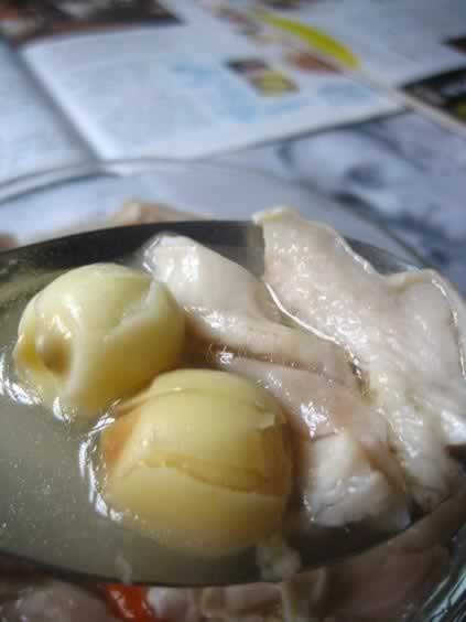 莲子猪肚汤的做法