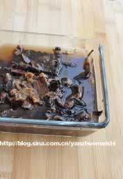 小鸡炖蘑菇的做法