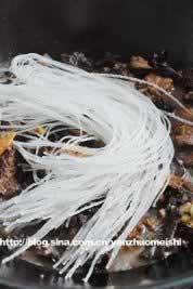 小鸡炖蘑菇的做法