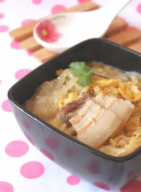 东北酸菜烩白肉粉条的做法