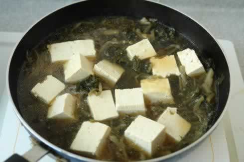 雪里蕻炖豆腐的做法