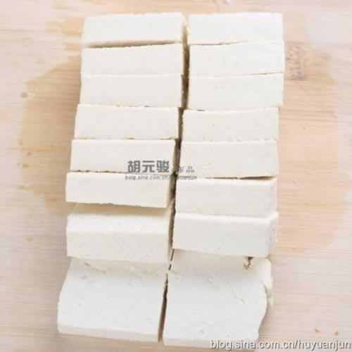 砂锅鱼头豆腐煲的做法