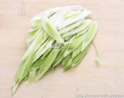 砂锅鱼头豆腐煲的做法