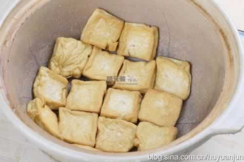 砂锅鱼头豆腐煲的做法