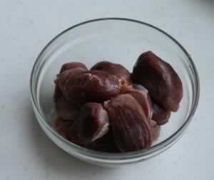 炸荔枝胗的做法